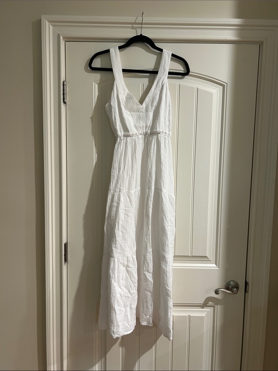 Steve Madden Dresses & Skirts - Steve Madden White Sleeveless V-Neck Maxi Dress